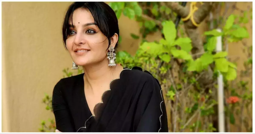 manju warrier age